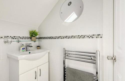 Cosy flat with free parking near London hotspots - Foto 28