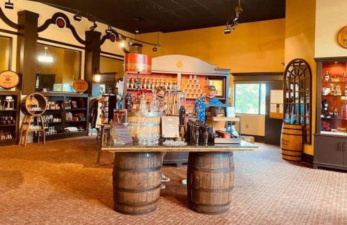 Luxury 8 Bed/4 Ba NuLu Home Private yard/parking - Foto 53