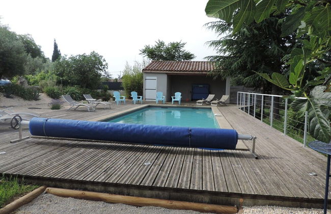 Attractive Holiday Home With Private Pool - Photo 27