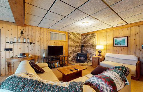 Lakefront Haven - Photo 27