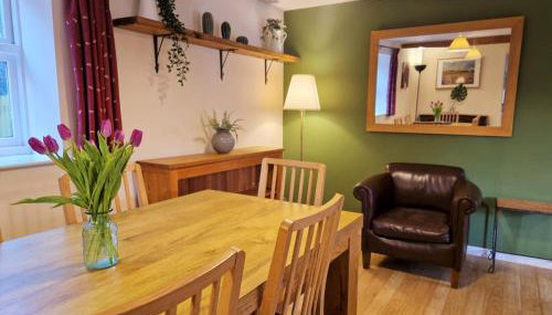 Barnyard Cottage - Photo 3