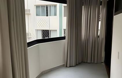 Perto da Praia com ar e estacionamento - Foto 14