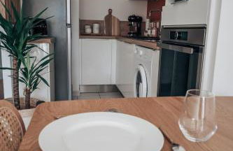 Le Terra Cholet - T2 Centre - Terrasse - Parking - 25 min Puy duFou - Foto 8