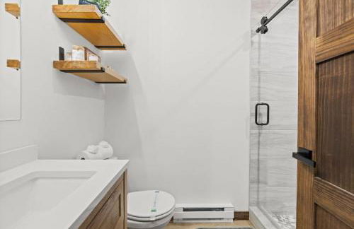 Hot Tub Sauna Spacious Backyard Luxury - Photo 35