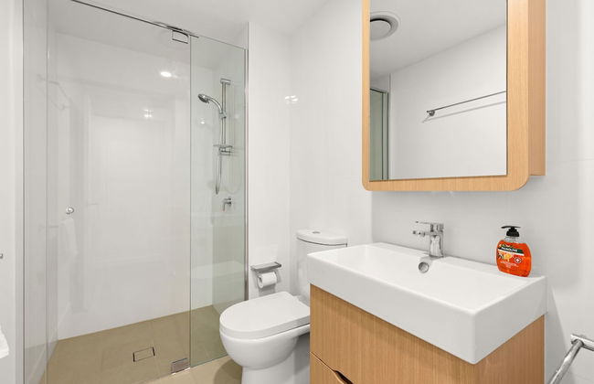 South Brisbane 2 Bedrooms Apartment with Free Parking by KozyGuru - Photo 10