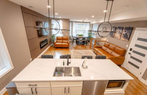 Luxury 9 BR, Villa Mins from Downtown and the Lake - Foto 1