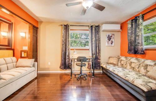 Stunning! Pocono Escape! HotTub Sauna Pool Ski Pet-Friendly Firepit Game Room Fireplace BBQ Lakes Tennis Fishing - Foto 43