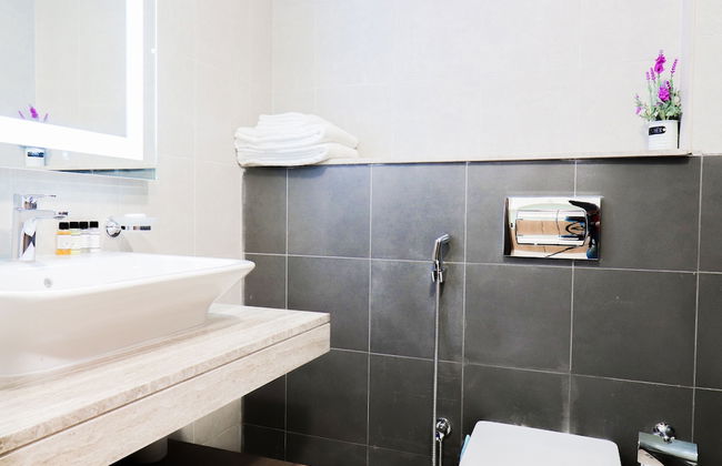 Fully Furnished Studio in Azizi Aliyah - Photo 8