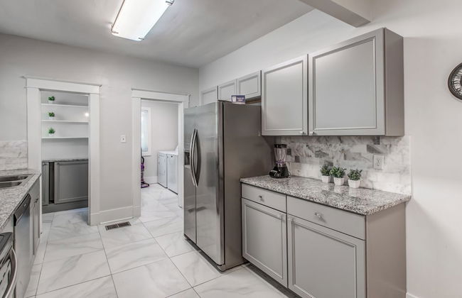 The Rolling Stone Near Downtown - Photo 13