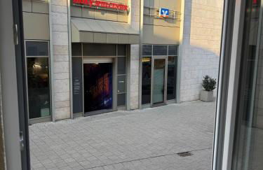 Luxus-Apartment im Herzen von Ludwigsburg - - WLAN - Klima - 24h Check-In - Waschmaschine - Terrasse - 200m vom Schloss und vom Ludwigsburger Marktplatz - - - Foto 6