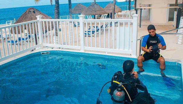 Escuchando las indicaciones del instructor