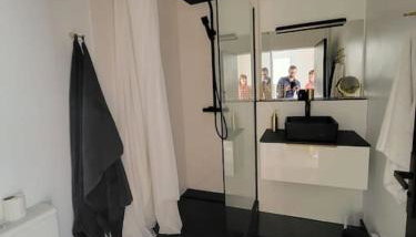 Superbe T3 lumineux sur parc arboré avec piscine - Foto 4, towels, Shower