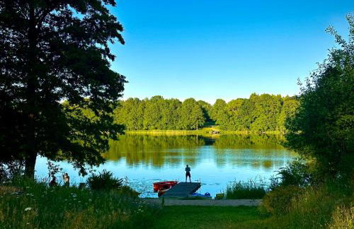 Dworek nad jeziorem z prywatną plażą - Photo 17