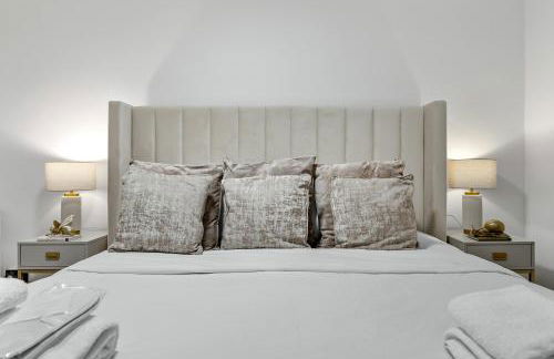 New Modern Hybrid 4 Bedrooms 7 Bed apartment 12 guest capacity - Foto 3