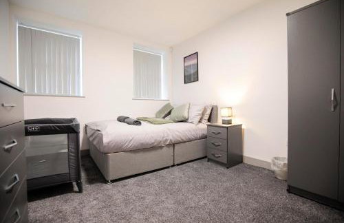 Bartlam Place, Sleeps 6, Central Oldham - By NMB Property - Foto 14