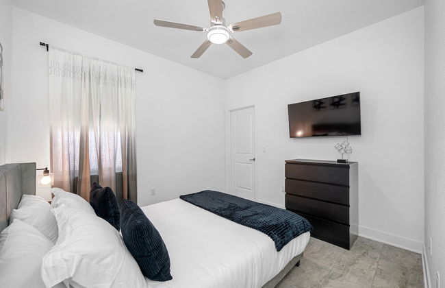 Luxury Modern Villa w/ Pool, Jacuzzi & Amenities! - Foto 13