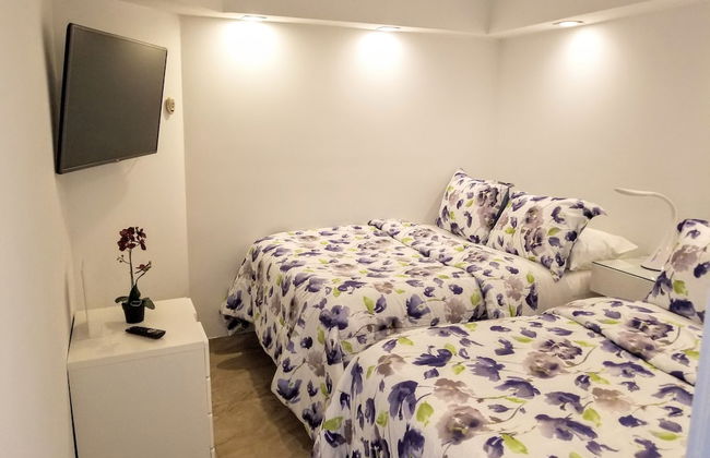 Alexander 802 3 Bedroom Apts by RedAwning - Photo 3