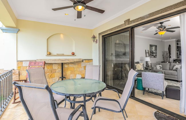 Elegant Oceanview Condo with Spacious Open-Concept Floor Plan and Inviting Beach Design - Foto 22