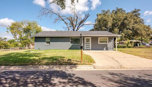Remodeled 4BR 2BA Steps from Georgetown Square - Foto 2