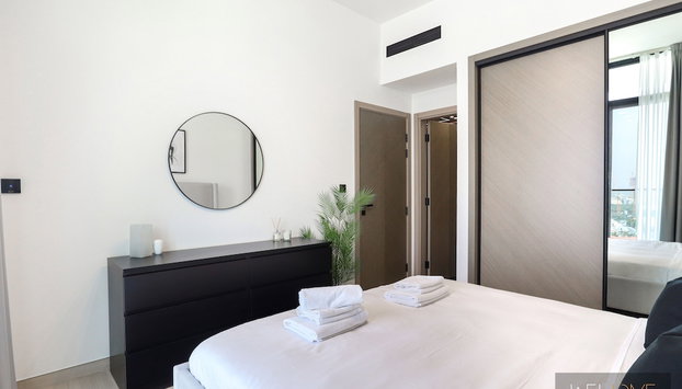 WelHome - Dubai Delight: Luxe Living 1BR at Binghatti Luna - Foto 4, Habitación