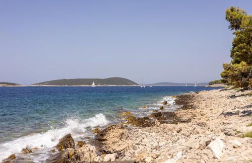 Villa Mala Smišna Poolside Paradise by the Sea - Photo 47