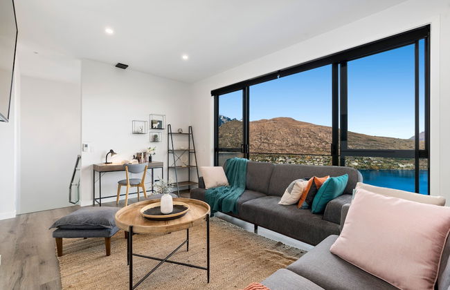 A LUCKIE CHARM - 5-BEDROOM TOWNHOUSE - Foto 14