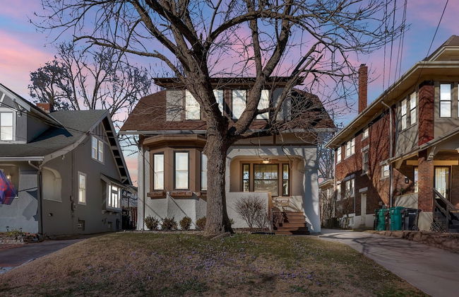 Oakley Square 3br Charmer - Total Walkability 3 Bedroom Home by RedAwning - Foto 1