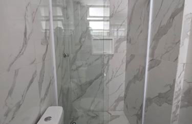 Studio com ar condicionado em frente a praia de Santos! - Foto 12