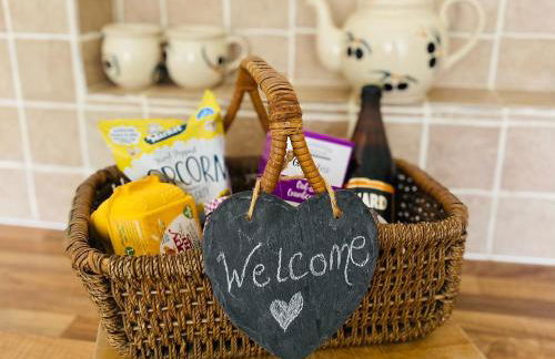 The Parlour - Photo 4