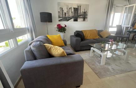 Stunning Penthouse Apartment in Villamartin with Communal Pool - Foto 6