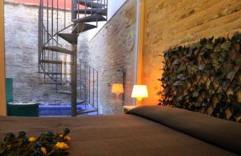 Loft independiente con Piscina compartida en Centro de Valencia - Photo 1