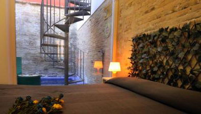 Loft independiente con Piscina compartida en Centro de Valencia - Foto 1