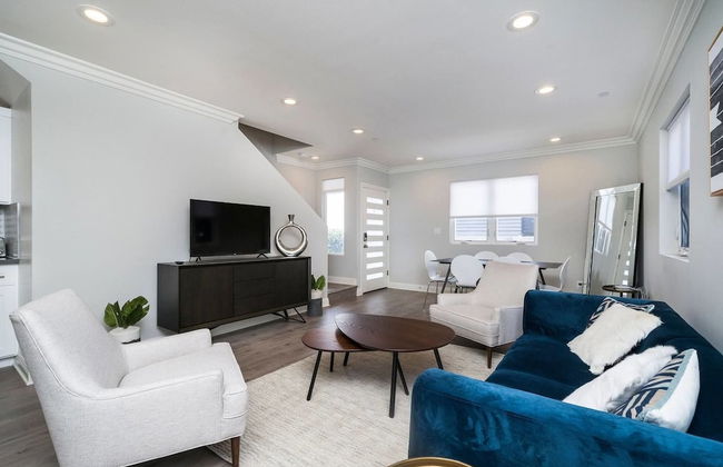 Brand NEW Luxury Modern 3bdr Townhome In Silver Lake - Photo 14