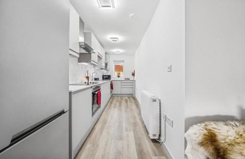 Modern & Cozy Private Double Room - Shared House by AltoLuxo Short Lets & Serviced Accommodation with Free WiFi & Parking - Foto 35