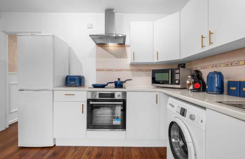 12 min to Airport - Free parking - Foto 7