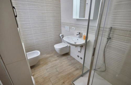 Cattaneo 65 3 bedrooms 5 minutes from lake and station w parking - Foto 13