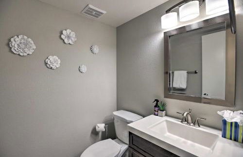 Sleek Phoenix Condo Walk to Biltmore Fashion Park - Foto 15