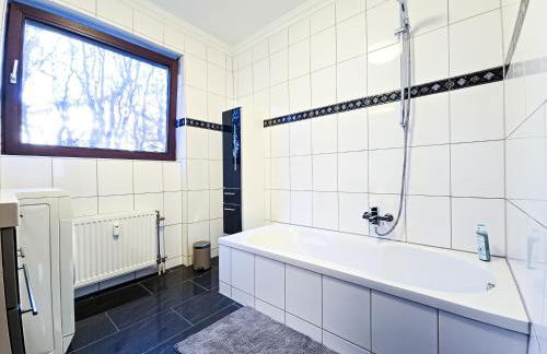 COSY-Apartment - Glazed Balkony & Carport, 70m2 - Foto 22