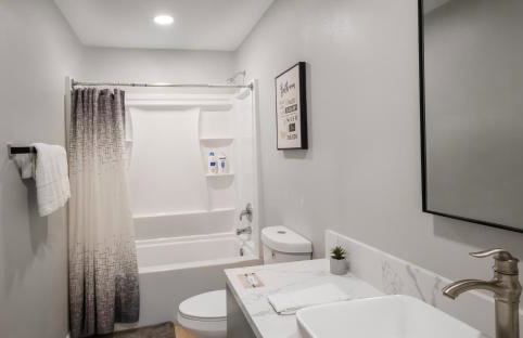 8356 Adam back unit 2bed 2bath by sdstay - Foto 19