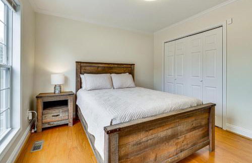 Walk to Dtwn and Campus! Spacious Hampton Home - Foto 11