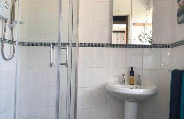 Detached, peaceful, spacious with easy access and very large garden - Foto 12