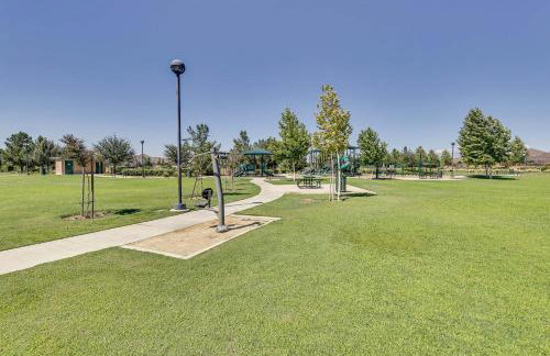 Large Menifee Home 1 Block to Neighborhood Park! - Foto 35