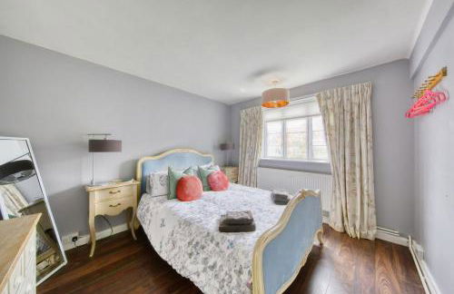 2 bed flat - SW London with parking - Foto 3