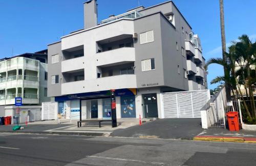 Apartamento Amplo 200m da praia ótima localização - Foto 20