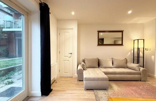 Laura's modern 1 bed apartment in Wimbledon - Foto 24