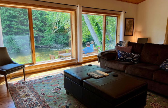 Boardman Monarch Upscale River Lodge HOT Tub! - Foto 29