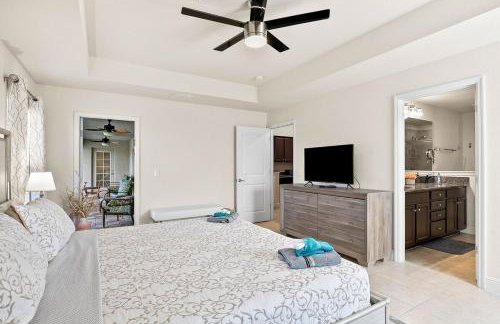 Newley Built Oasis Heated Pool Waterfront retreat - Foto 21