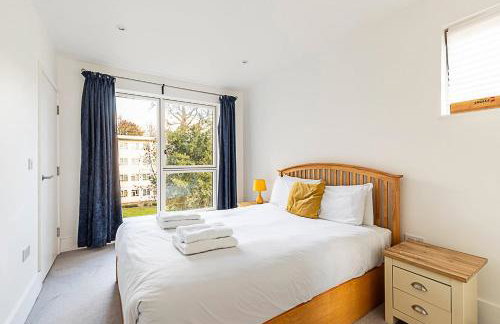 Chic Crystal Palace Flat with Balcony & Workspace - Foto 21