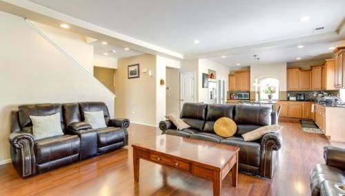 6 Mi to DIA Spacious Home with Backyard in Denver! - Foto 2