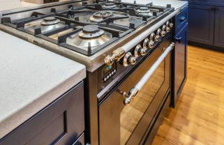 Family Retreat with Hot Tub, Game Room & Prime Location - Foto 24